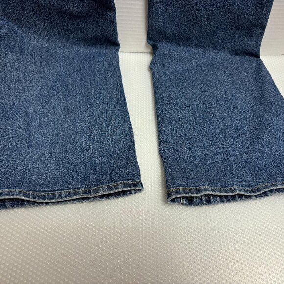 Women's Signature Levi Strauss Mid-Rise Boot Cut - Size 10M 30x32 - 1507 - Picture 6 of 6